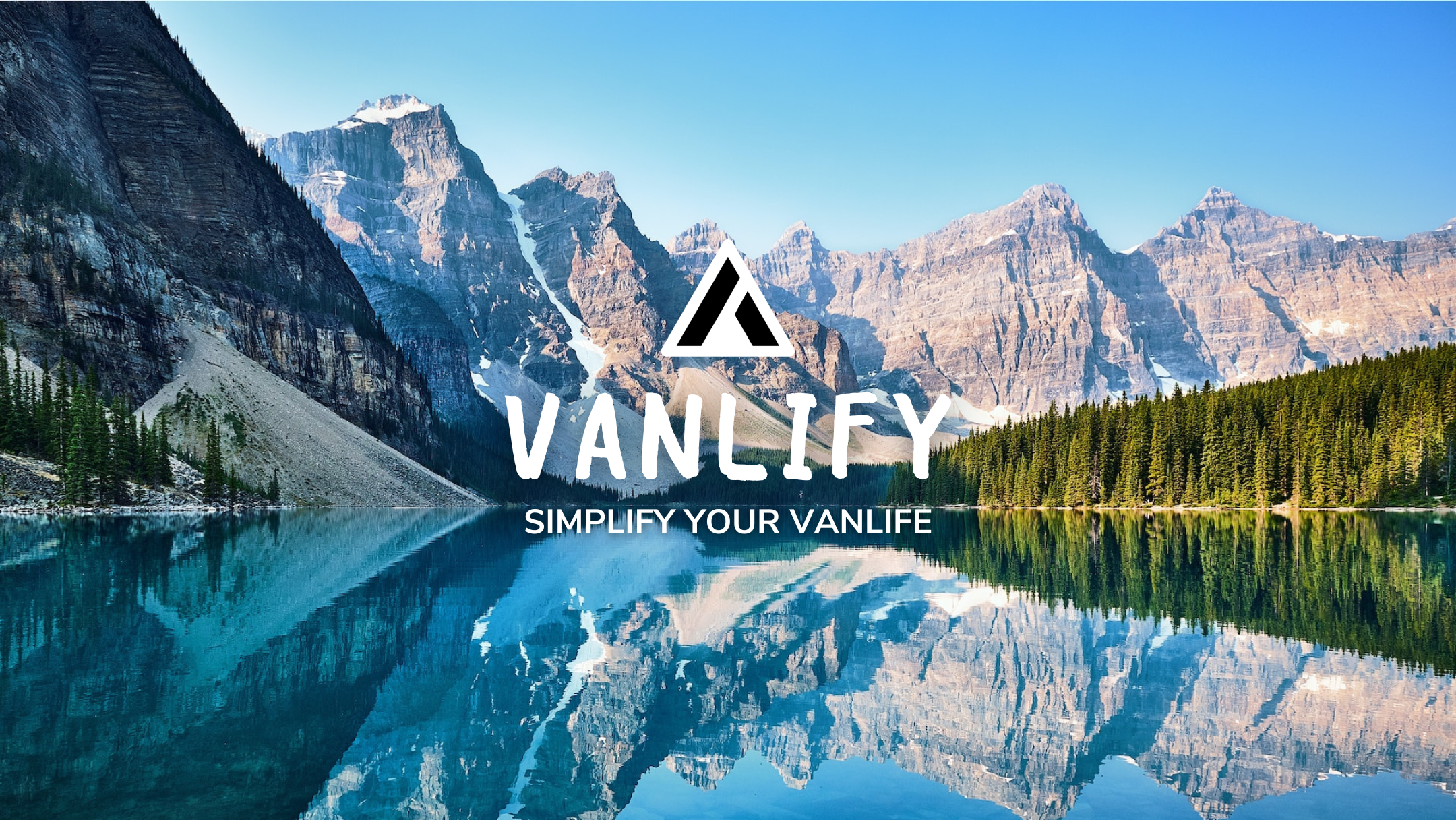 Logo Vanlify devant un magnifique panorama de montagne avec un lac, une foret et les montagnes en fond